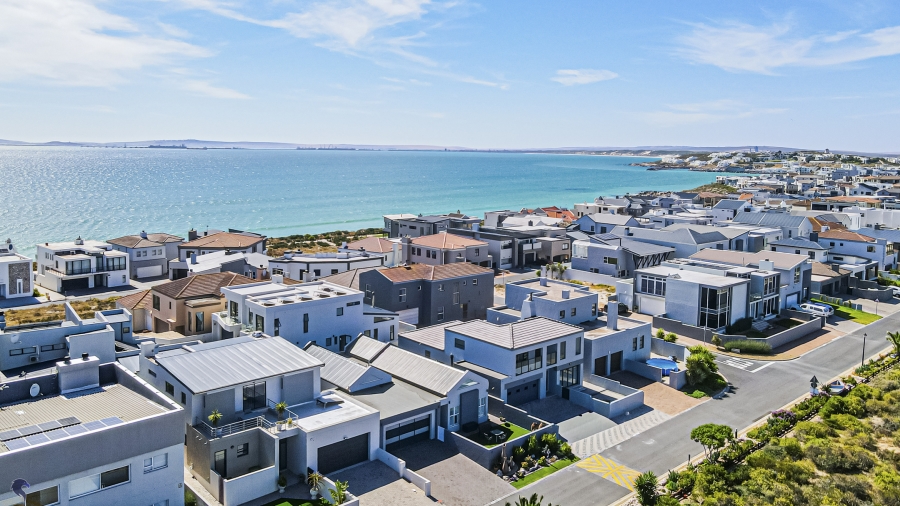 3 Bedroom Property for Sale in Calypso Beach Western Cape
